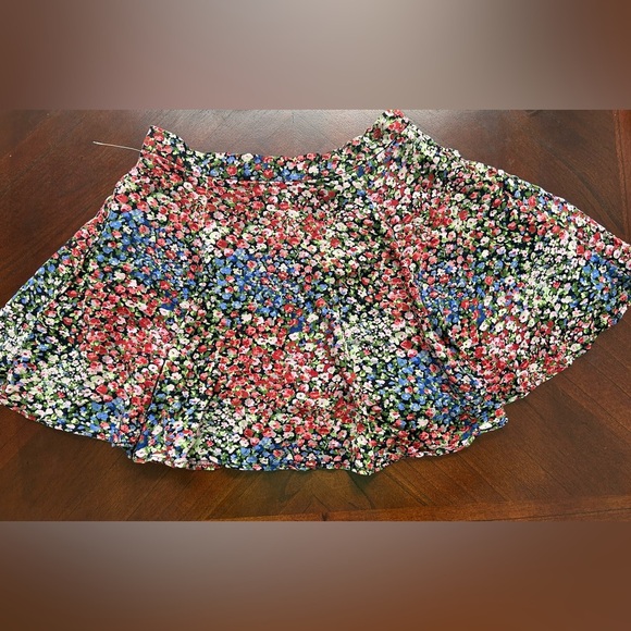 URBAN OUTFITTERS Floral Women's Skirt size S-P - Picture 5 of 9